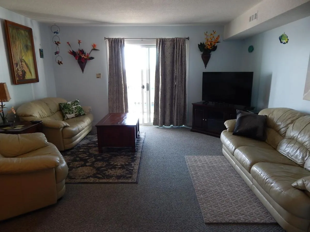 Апарт-отель Marylander Condominiums, 90 Steps From The Beach Ошен Сити