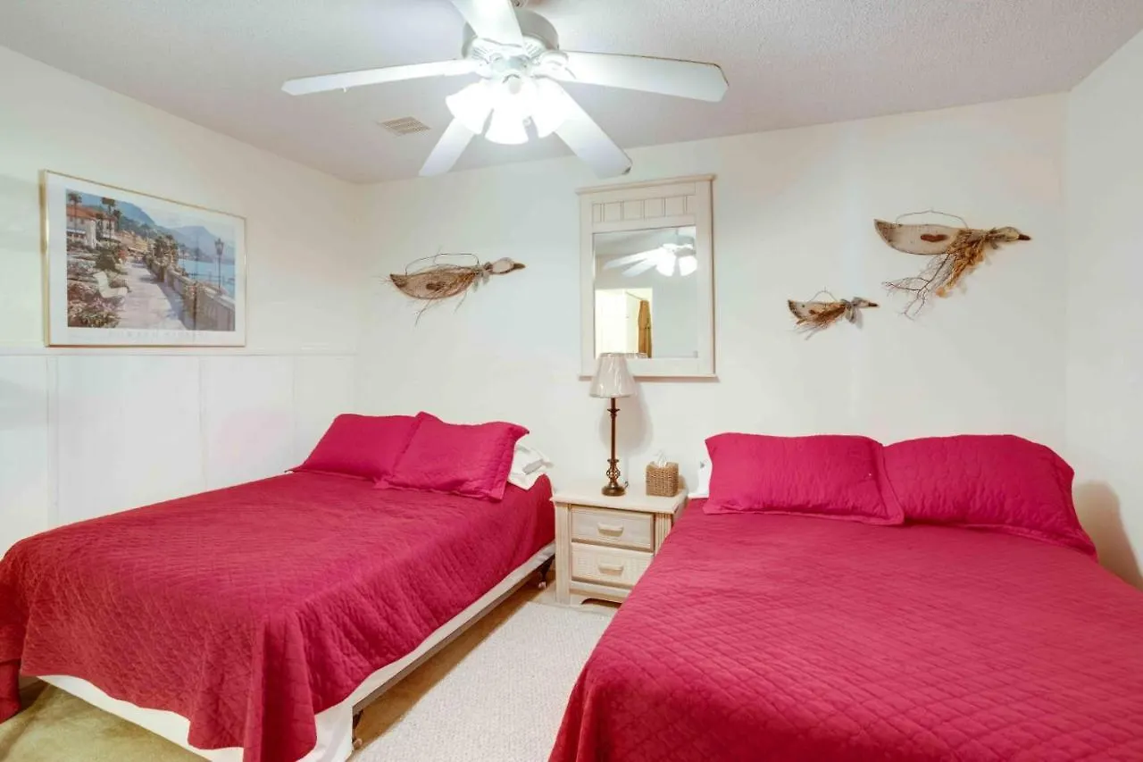 Апарт-отель Marylander Condominiums, 90 Steps From The Beach Ошен Сити