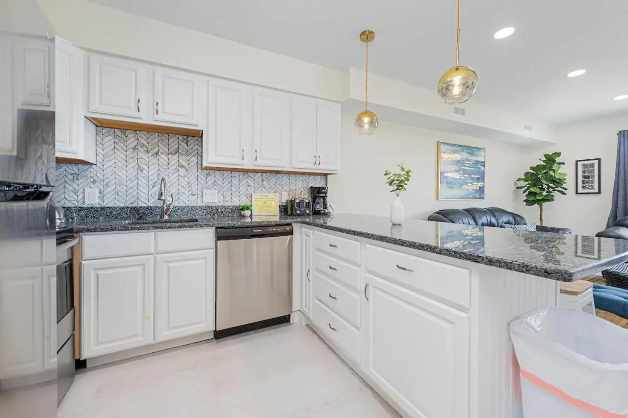 **** Апарт-отель Marylander Condominiums, 90 Steps From The Beach Ошен Сити США