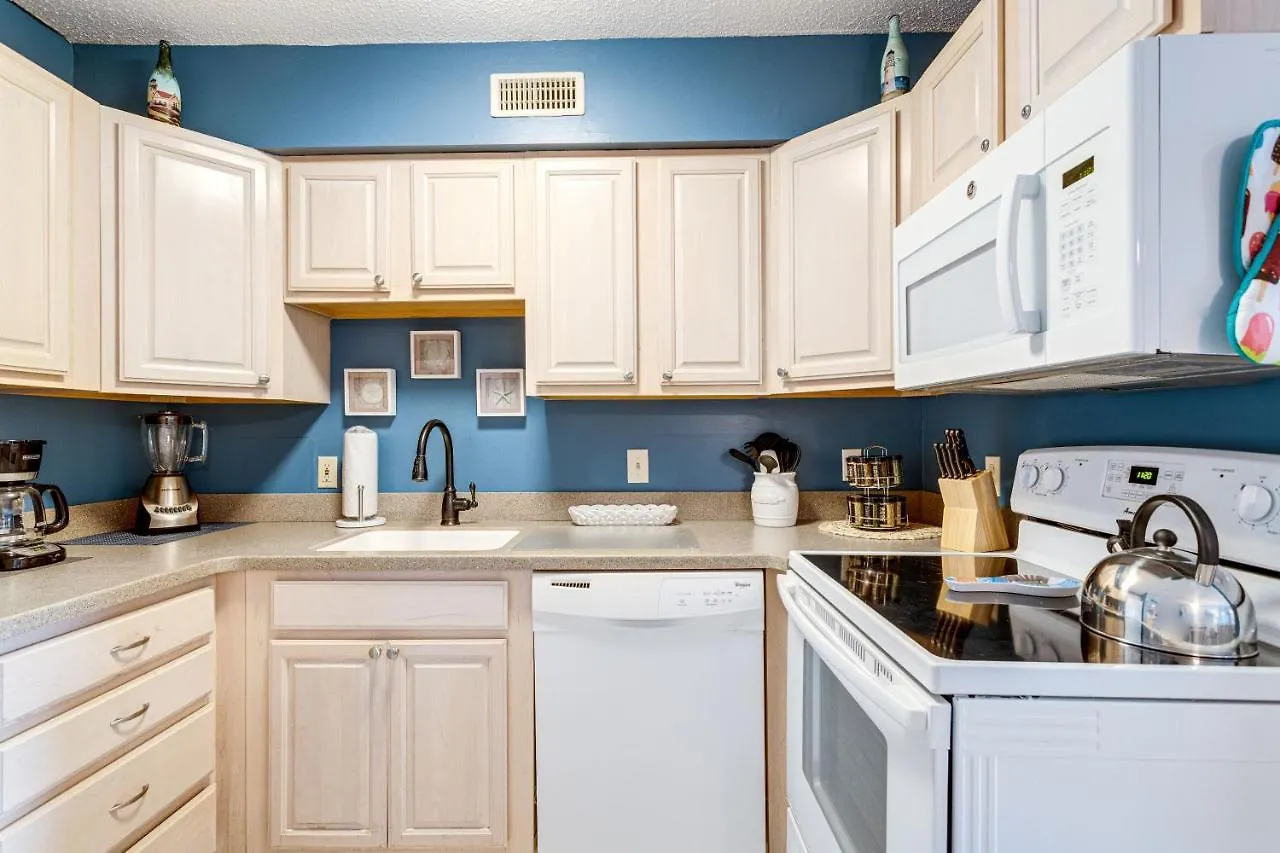 Апарт-отель Marylander Condominiums, 90 Steps From The Beach Ошен Сити